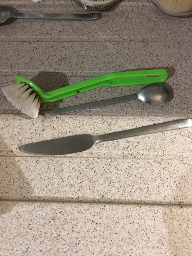 Werkzeuge zum Reinigen der Wildbienen Nisthilfen