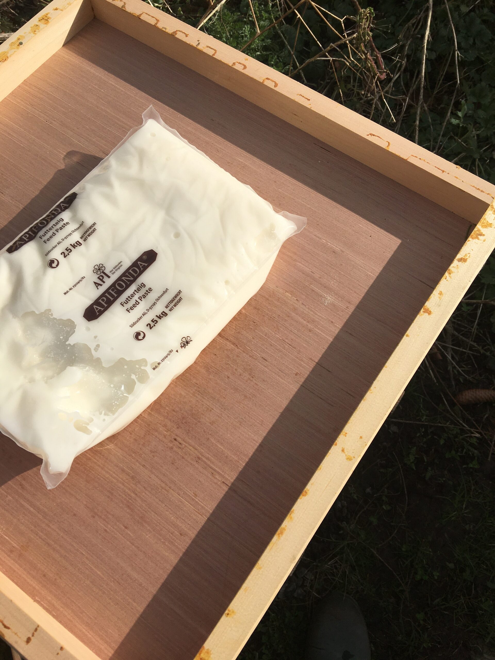 Winterfütterung bei Dadant Völkern